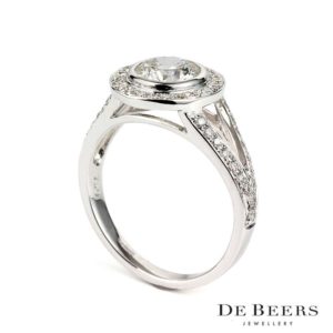 1.09CT J/VS1 DeBeers Diamond in Design Ring