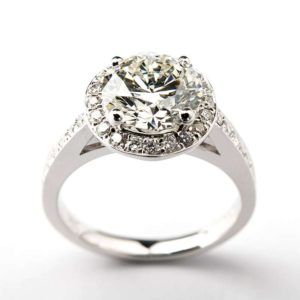18WG 2.55ct I/VS2 Round Diamond Ring