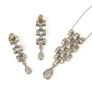 18k Yellow Gold Diamond Pendant and Earring set 4.73TDW