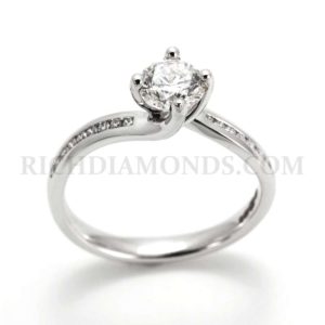 0.67ct H/VS2 Round Diamond Ring