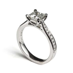 Plat 1.01ct G/VVS2 Princess Cut Diamond Ring