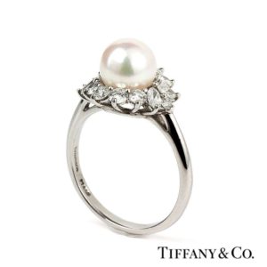 Plat Tiffany & Co. Diamond and Pearl Ring