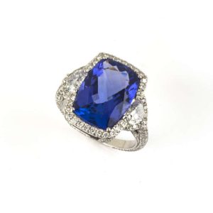 18k White Gold Tanzanite & Diamond Dress Ring 6.25ct