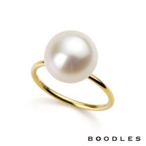 Boodle & Dunthorne 18k Yellow Gold White Pearl Ring