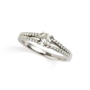 18k White Gold Round Brilliant Diamond Ring 0.47ct, G Colour VS1 Clarity