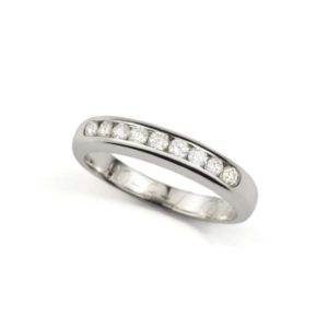 18k White Round Brilliant Cut Diamonds Half Eternity 0.27ct Total.