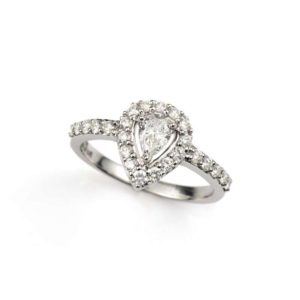 18k White Gold Pear Cut Diamond Cluster Ring 0.37cts E VVS2