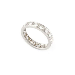 18k White Gold Round Briliant Cut Diamond Eternity Ring